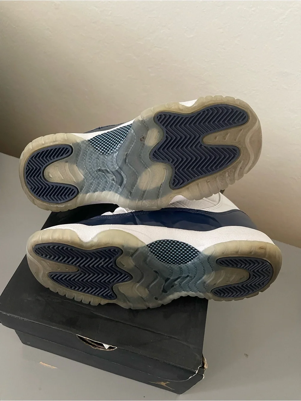 Jordan Retro High Top Sneakers White Navy